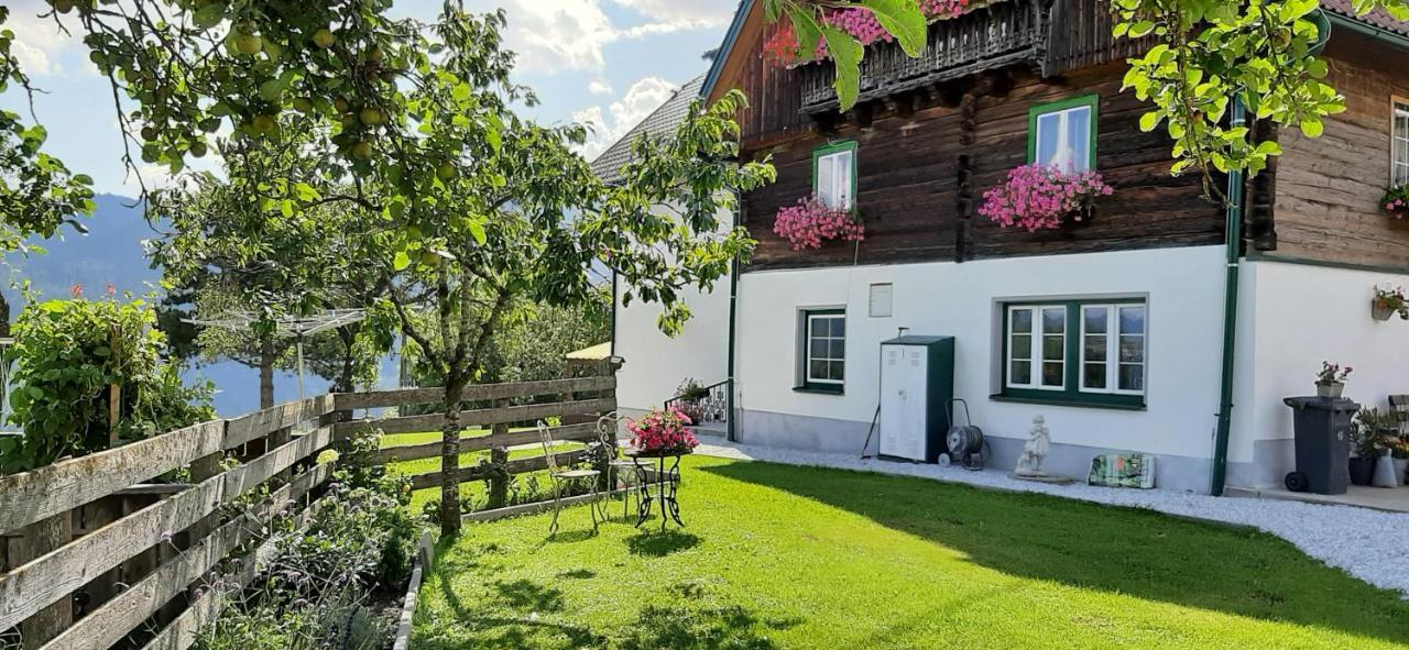 Fruhstuckspension Bischof I D Wiesen Sankt Peter am Kammersberg Dış mekan fotoğraf