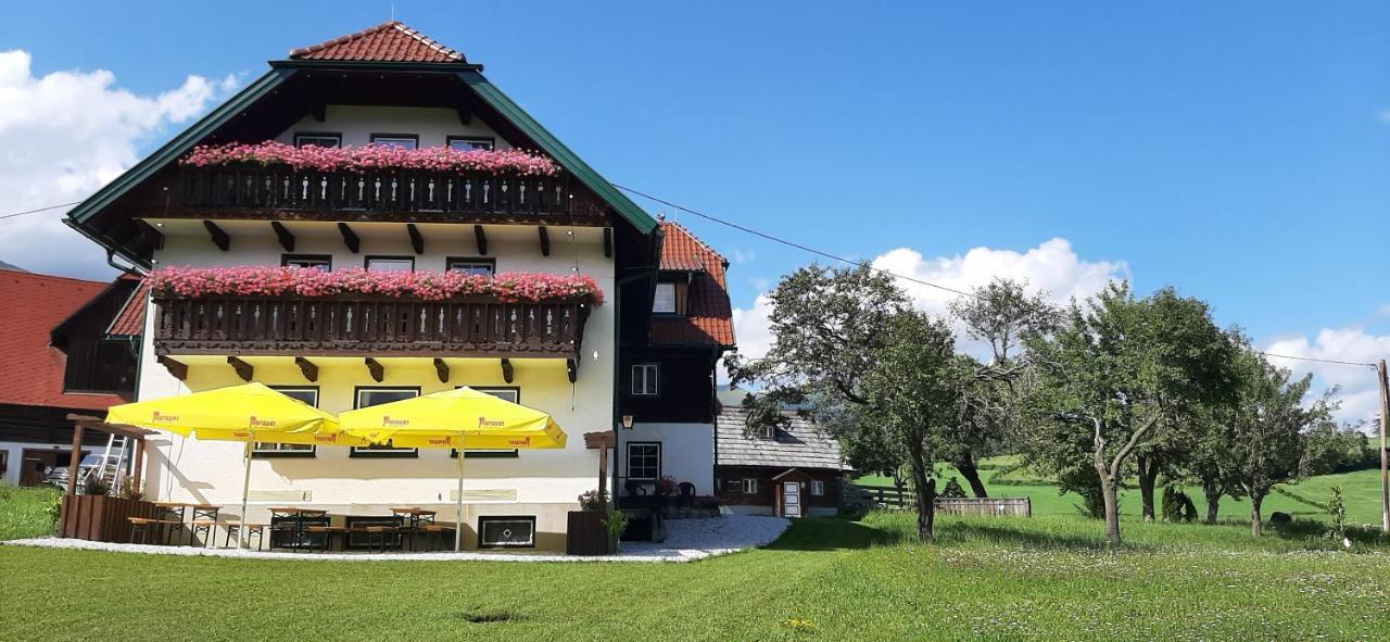 Fruhstuckspension Bischof I D Wiesen Sankt Peter am Kammersberg Dış mekan fotoğraf